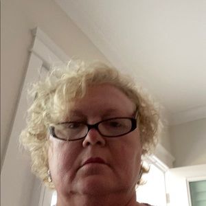 Meet your Posher, Carla